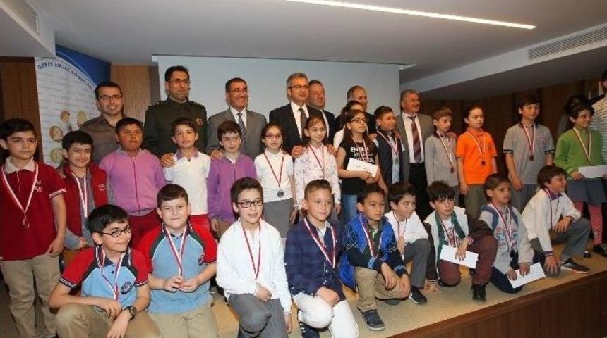 Matematik Şampiyonlarına &Ouml;d&uuml;ller Başkan K&ouml;şker&rsquo;den