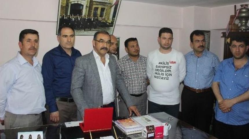 Kilis&rsquo;te Kahraman İlan Edilen Canarslan, Meslektaşları Tarafından Plaketle &Ouml;d&uuml;llendirildi