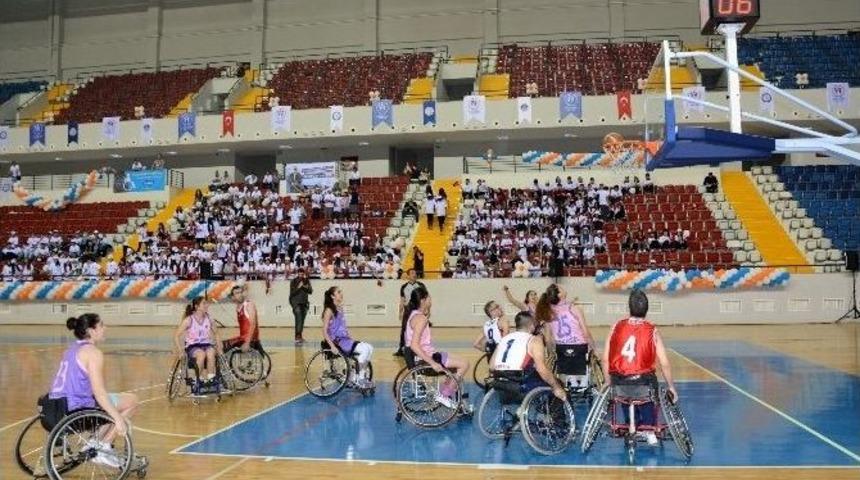 Engelli Sporcular Şampiyonluk İ&ccedil;in Ter D&ouml;kt&uuml;