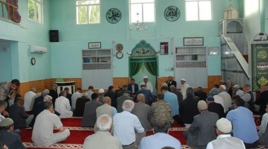 Şehit Piyade Y&uuml;zbaşı Rıza Fırat İ&ccedil;in Mevlit Okutuldu