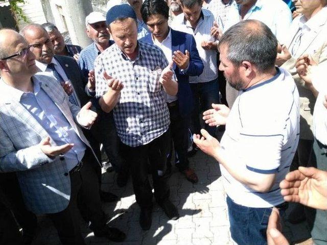 İzmir’de Ölü Bulunan Altı Yaşındaki İbrahim Toprağa Verildi