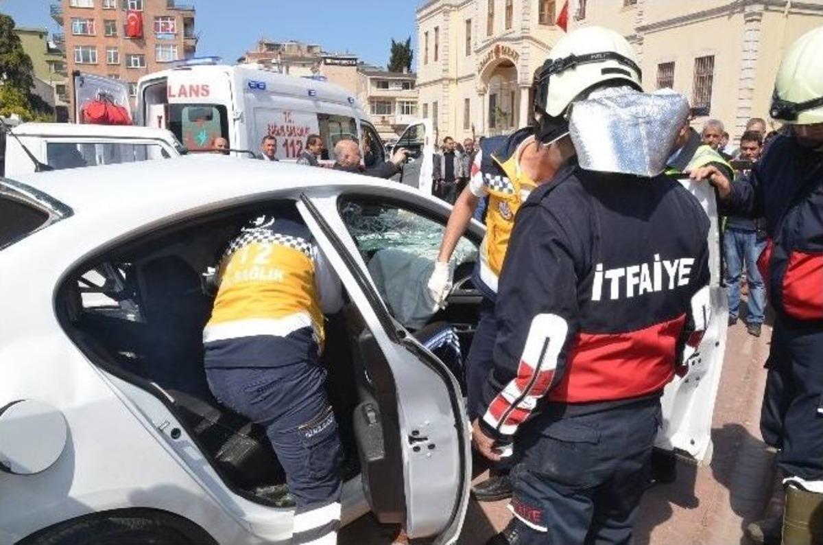Trafik Kazası Canlandırması Ger&ccedil;eğini Aratmadı
