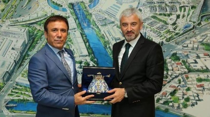 Enver Yılmaz&rsquo;dan Başkan Gen&ccedil;&rsquo;e Ziyaret