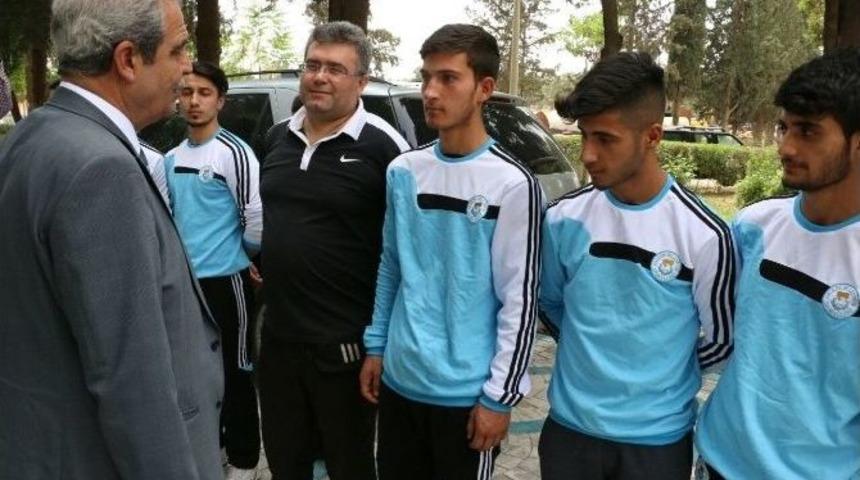 Demirkol, Haliliyeli Sporcuları T&uuml;rkiye Şampiyonası&rsquo;na Uğurladı