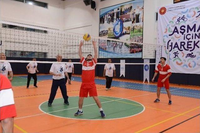 Protokol Üyeleri Engellilerle Voleybol Maçında Buluştu 2