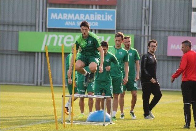 Bursaspor’da Konyaspor Mesaisi Sürüyor