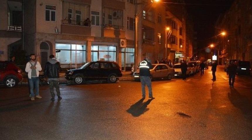 Sokak Ortasında Kurşun Yağmuru: 1 &Ouml;l&uuml;