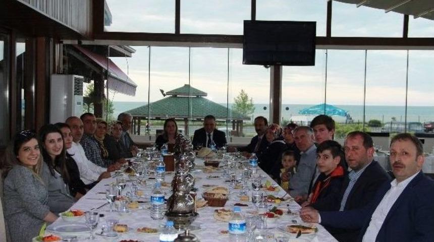 Başkan Sağıroğlu Belediye Meclis &Uuml;yeleriyle Yemekte Buluştu