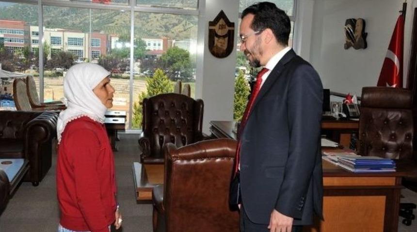 Ad&uuml; Rekt&ouml;r&uuml; Bircan, Can Ailesini Makamında Ağırladı