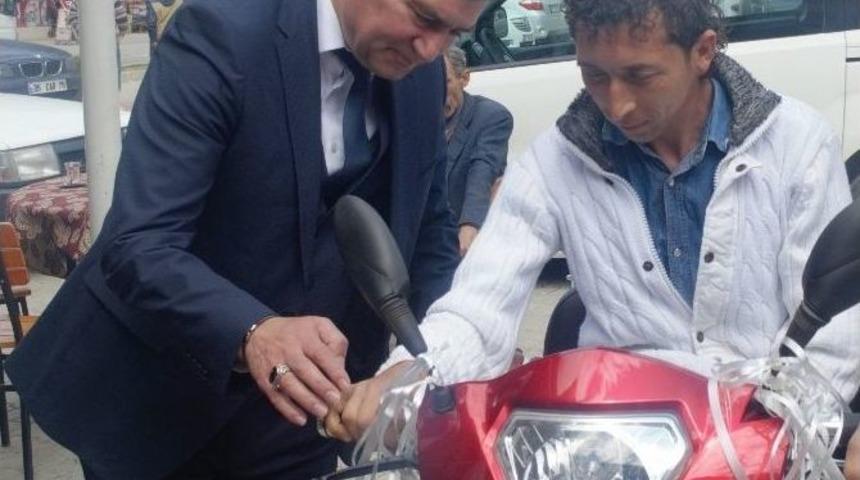 Germencik Belediye Başkanı &Uuml;mmet Akın&rsquo;ın Engellileri Unutmadı