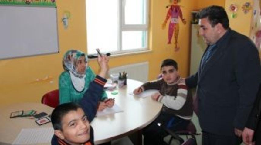 Meral: &ldquo;en B&uuml;y&uuml;k Engel Sevgisizliktir&rdquo;