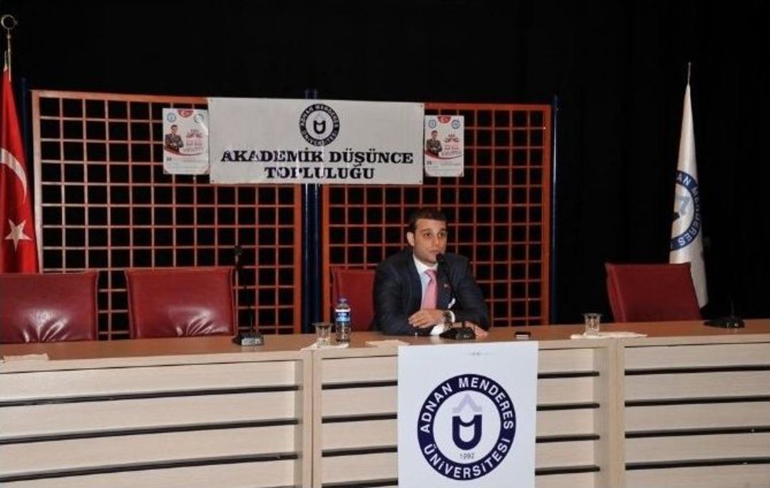 &Uuml;nl&uuml; Oyuncu Mehmet Aslan Ad&uuml;&rsquo;de &Ouml;ğrencilerle Buluştu