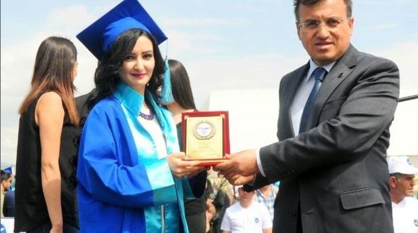 Yy&uuml;&rsquo;de Mezuniyet T&ouml;reni