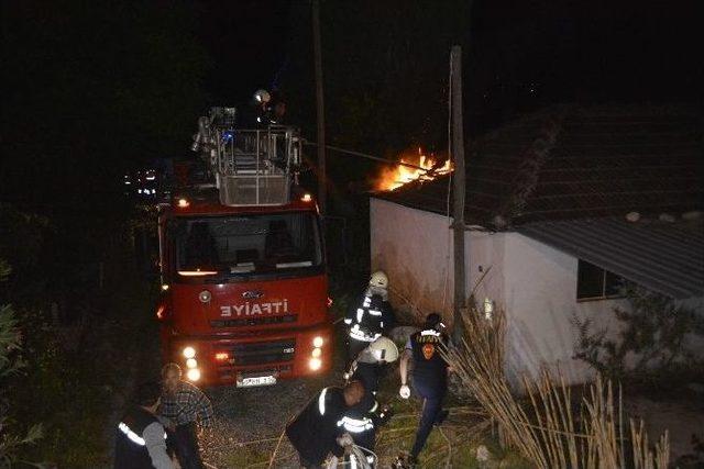 İtfaiyenin Erken Müdahalesi Evi Kül Olmaktan Kurtardı