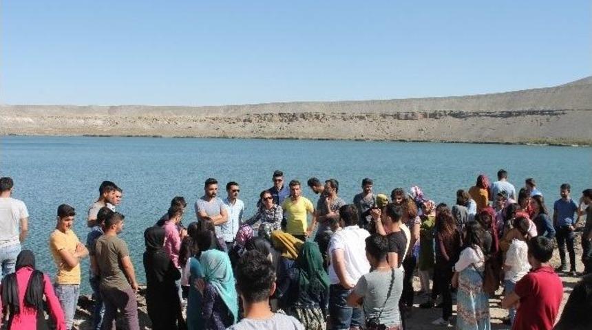 Coğrafya B&ouml;l&uuml;m&uuml; &Ouml;ğrencilerinin Arazi &Ccedil;alışması