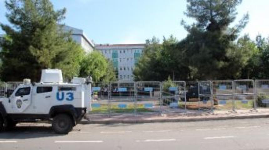 Diyarbakır Adliyesi &Ouml;n&uuml;nde Yapılması Planlanan Eyleme Yasaklama Kararı