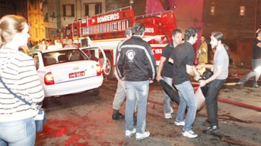 Gece kul&uuml;b&uuml;nde yangın 245 &ouml;l&uuml;