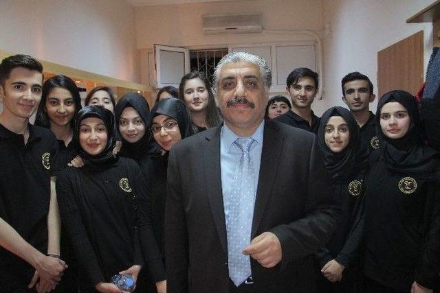 Lise Öğrencilerinden Şiir Dinletisi 1