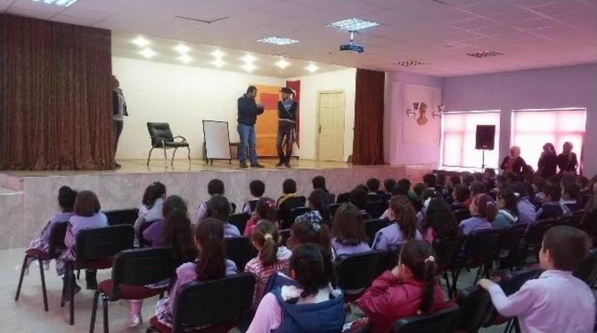 &Ccedil;ocuklara Orman Sevgisi Tiyatro İle Anlatıldı