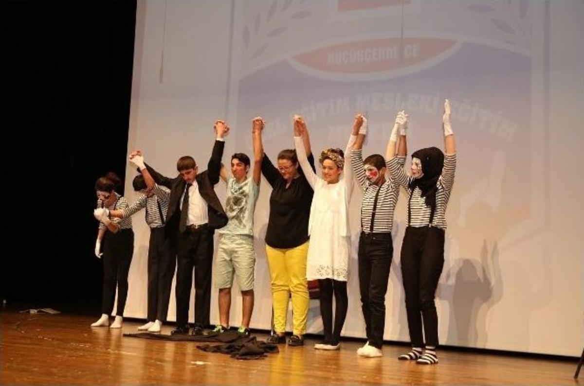 Engelli &Ouml;ğrencilerden, Engelsiz Performanslar