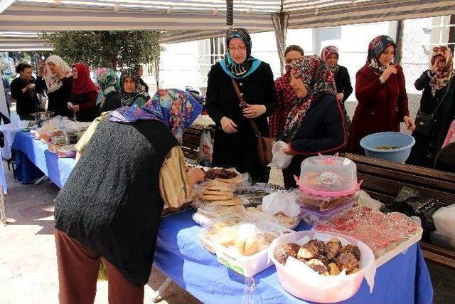 İmam Hatipliler İhtiyaç Sahibi Öğrenciler İçin El Ele Verdi