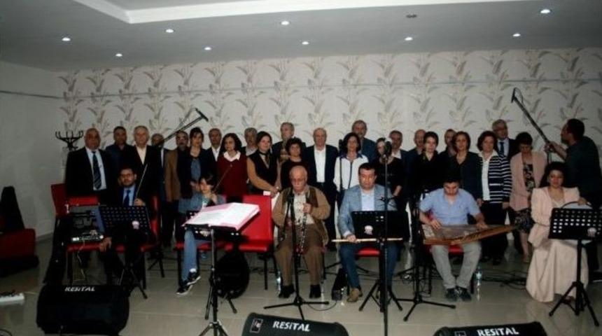 Hisf, Kaplanlar Ve Eczacılardan Kanser Hastalarına &lsquo;moral Konseri&rsquo;