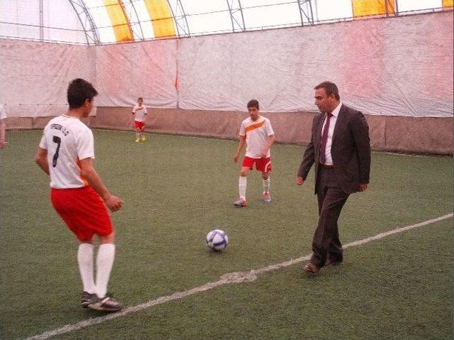 Özalp İlçesinde Okullar Arası Futbol Turnuvası