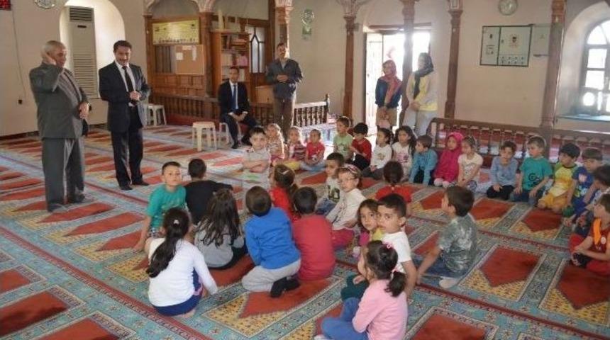Minik &Ouml;ğrencilerden Cami Ziyareti