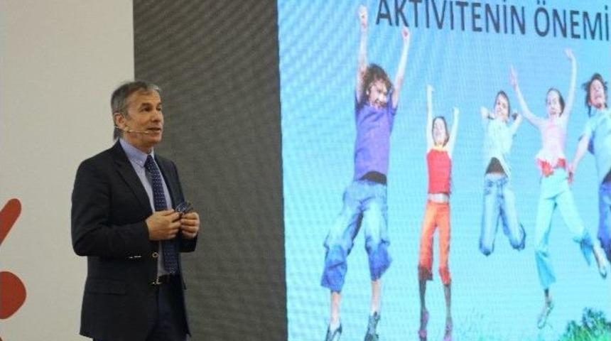 Beden Eğitimi &Ouml;ğretmenlerine Fiziksel Aktivite Karnesi Verildi