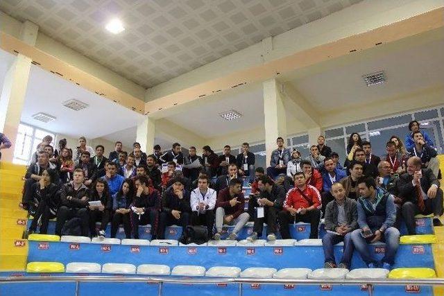 Beden Eğitimi &Ouml;ğretmenlerine Fiziksel Aktivite Karnesi Verildi 2