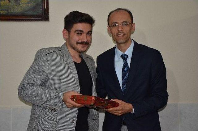 İhlas Vakfı Eskişehir Yurdu Mezunlarına Özel Gece Düzenledi 1