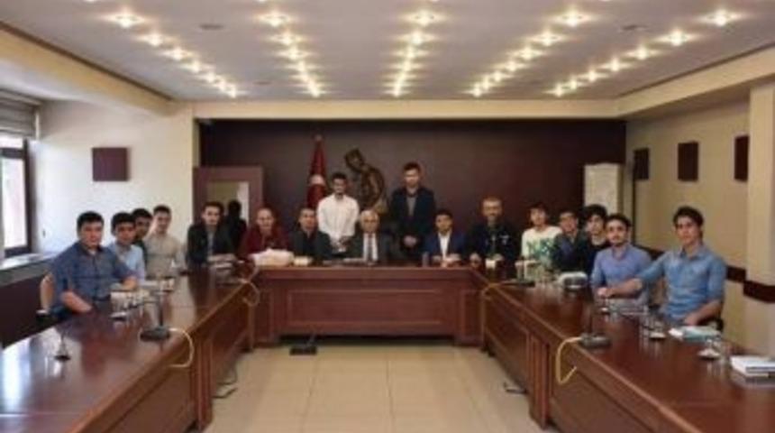 Karab&uuml;k Gen&ccedil; Eksen Vali Alimoğlu&rsquo;nu Ziyaret Etti