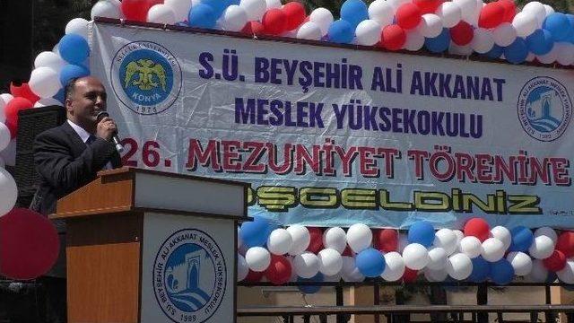 Beyşehir Myo’da Mezuniyet Sevinci