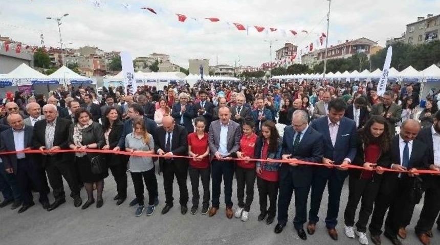 &Uuml;niversite Fuarı&rsquo;na &Ouml;ğrenci Akını
