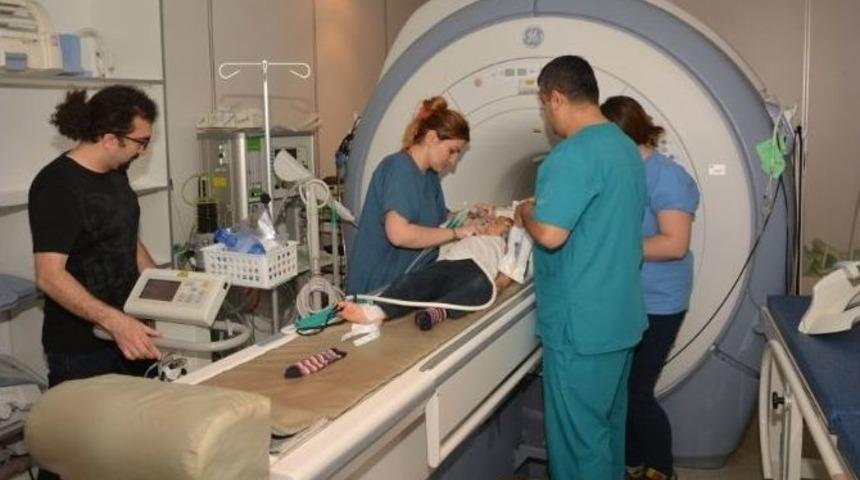 &Ccedil;om&uuml; Tıp Fak&uuml;ltesi Hastanesi&rsquo;ne Mr Uyumlu Anestezi Cihazı