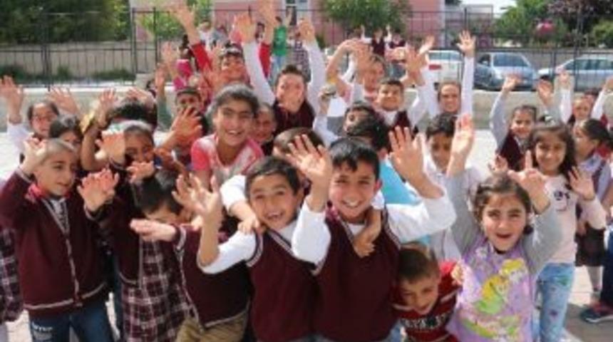 &Ouml;ğrencilere Kuru &Uuml;z&uuml;m Dağıtımı Yapıldı