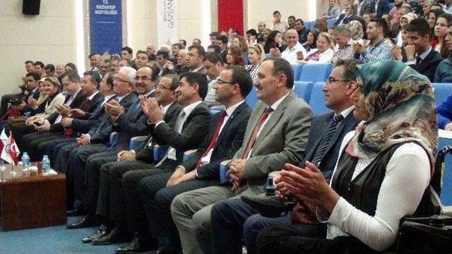 ’yüzyılın En Sakat Gösterisi’ Güldü Geçirdi