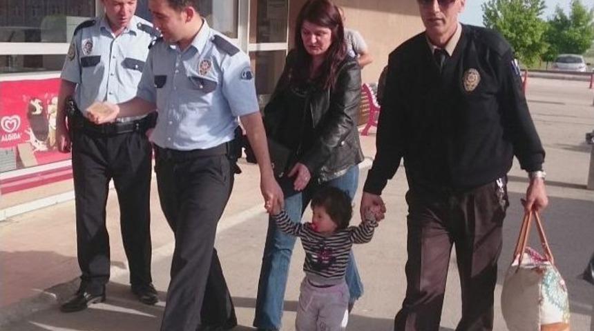 Annesinin Bakıcıya Terk Ettiği Ada Bebek Devlet Korumasına Alındı