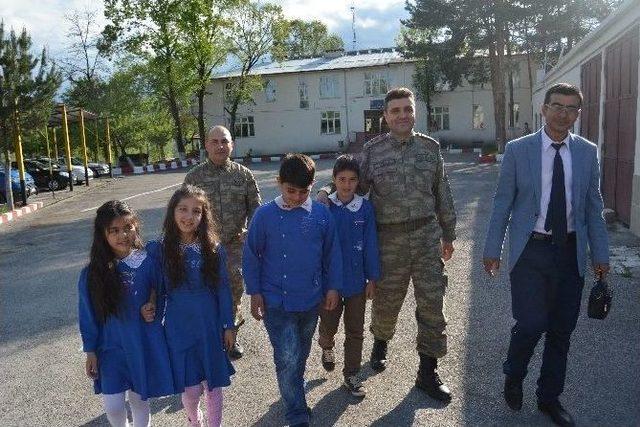 Tercanlı Öğrencilerden Nusaybin’deki Askerlere Moral