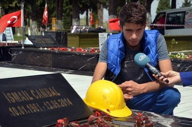 (özel Haber) Elinde Baretiyle Babasının Mezarına Koştu