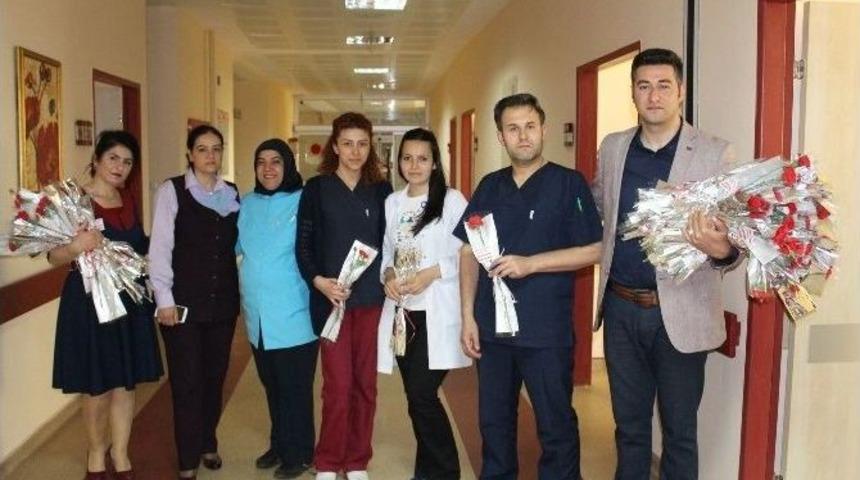 Sungurlu Belediyesi&rsquo;nden Karanfilli Kutlama