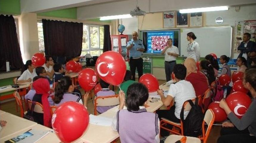 Engelli &Ouml;ğrencilere İşaret Diliyle Trafik Eğitimi Verildi
