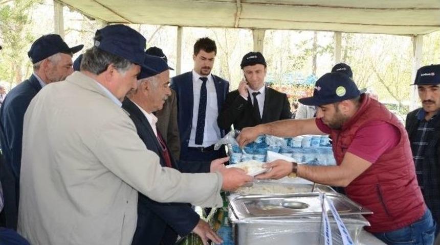 &Ccedil;ift&ccedil;iler G&uuml;n&uuml;n&uuml; &rsquo;nohutlu Pilav&rsquo; İkramı İle Kutladılar