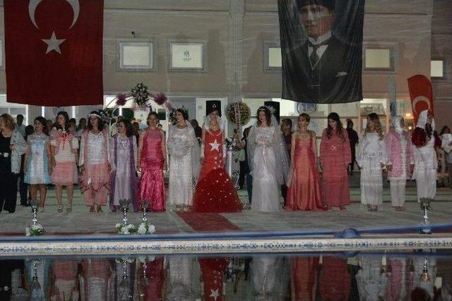 Yunusemreli Kursiyerlerin Hazırladığı Defile Beğeni Topladı