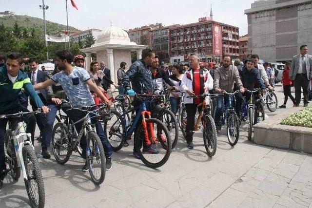 Yozgat’ta 7’den 70’e Herkes Sağlıklı Yaşam İçin Pedal Çevirdi