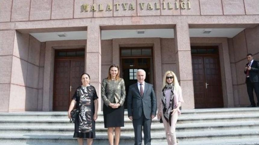 Vali Kam&ccedil;ı, Azeri Misafirlerini Ağırladı