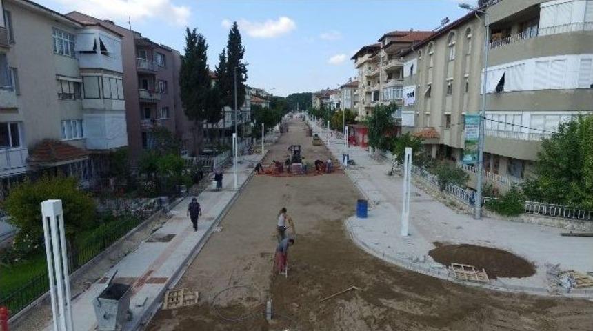 Kula&rsquo;da Yunus Emre Ve Tabduk Emre Caddeleri Yenileniyor