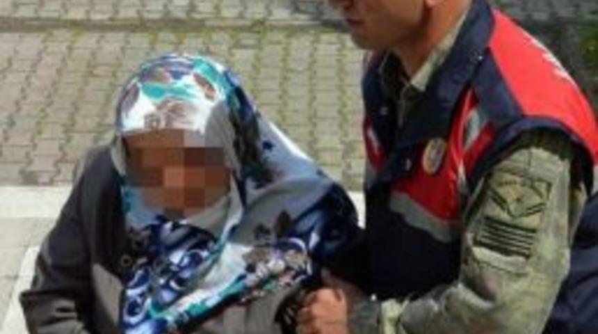 Karısı Tarafından Bı&ccedil;aklanan Yaşlı Adam &Ouml;ld&uuml;