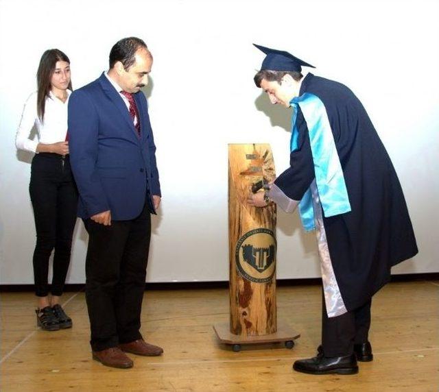 &Ccedil;om&uuml; Turizm Fak&uuml;ltesi Mezuniyet T&ouml;reni Ger&ccedil;ekleştirildi 1