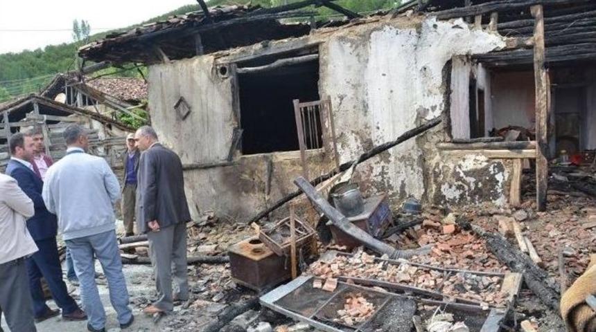 Evleri Yanan Aileye Destek S&ouml;z&uuml;